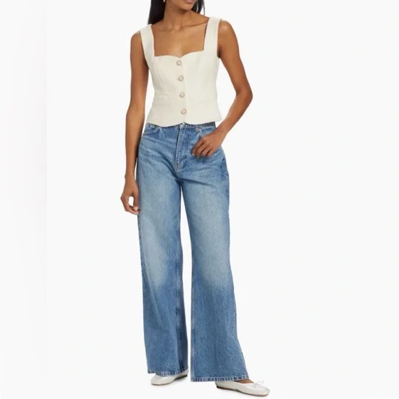 🌺Reformation Amora Cream Boucle’ Vest - Picture 4 of 8